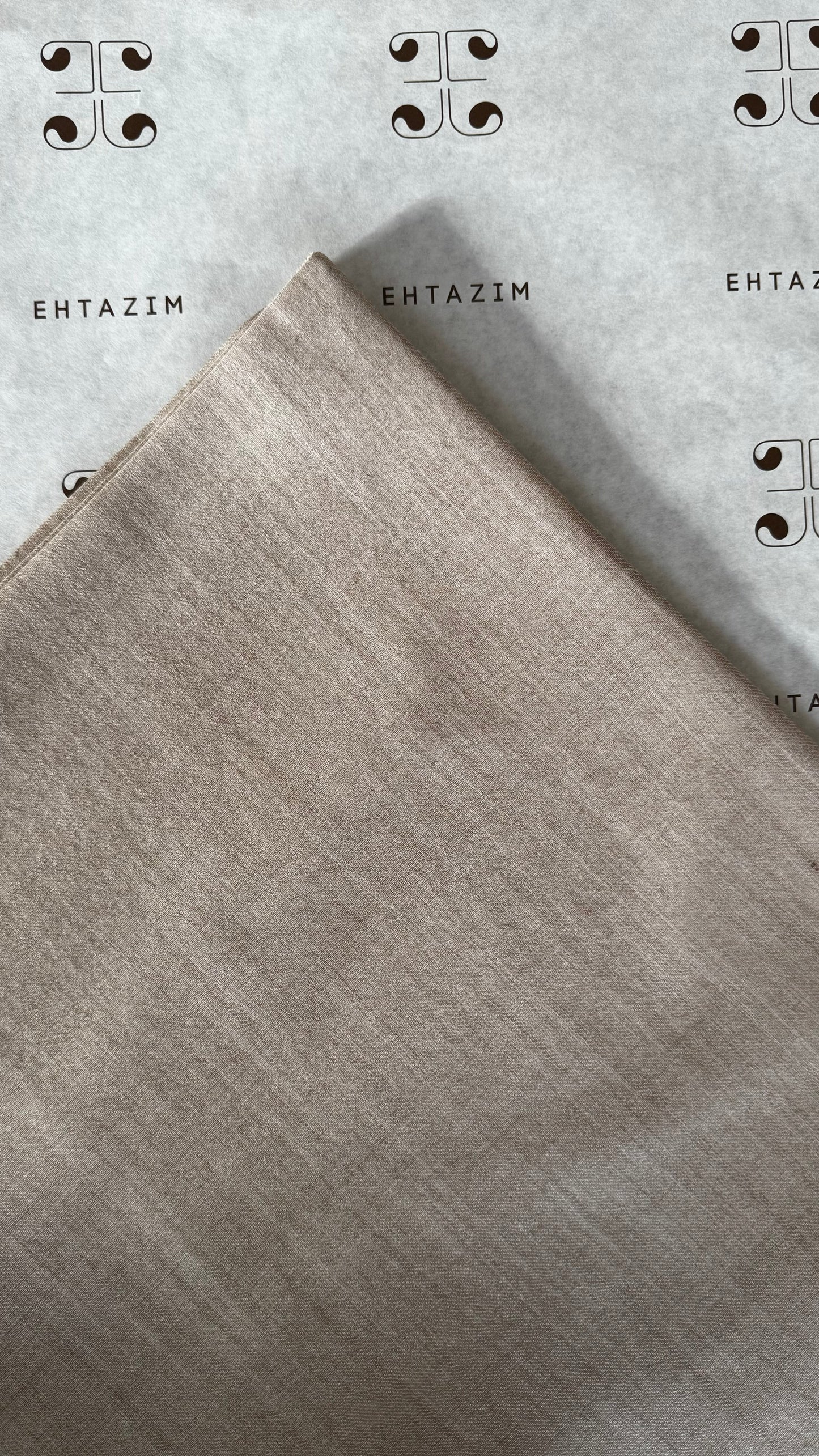 Premium Solid 001